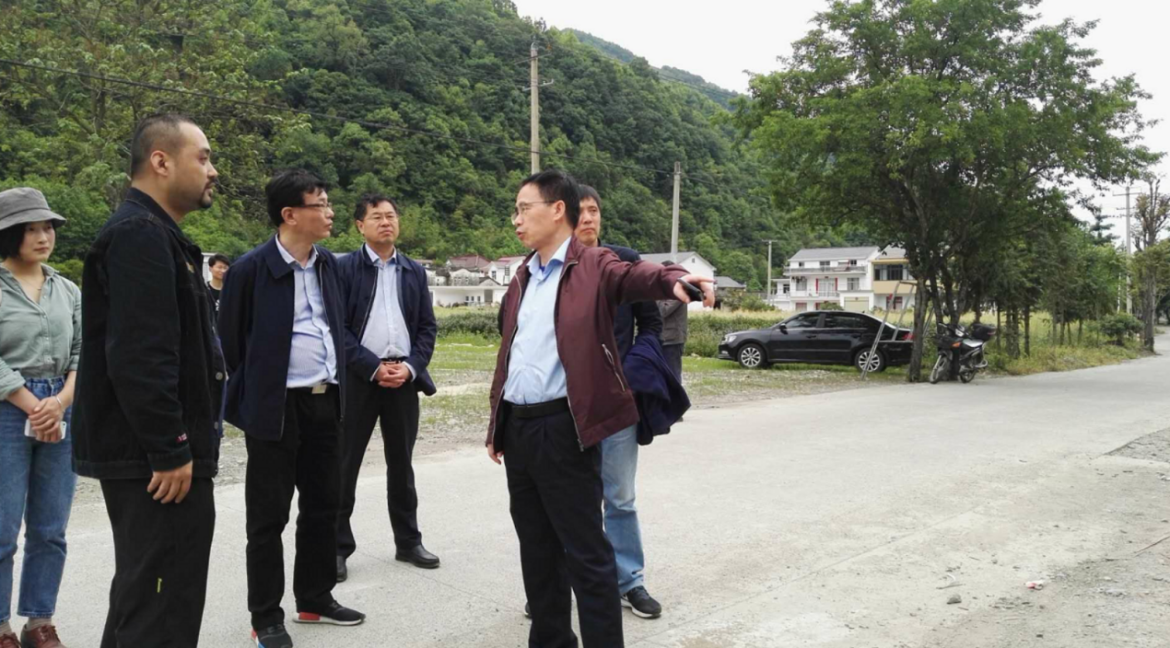 ʡ������Ϸ���ŵ�ί��������ǿһ�и�ʯ̨�ش����������忪չ�����������